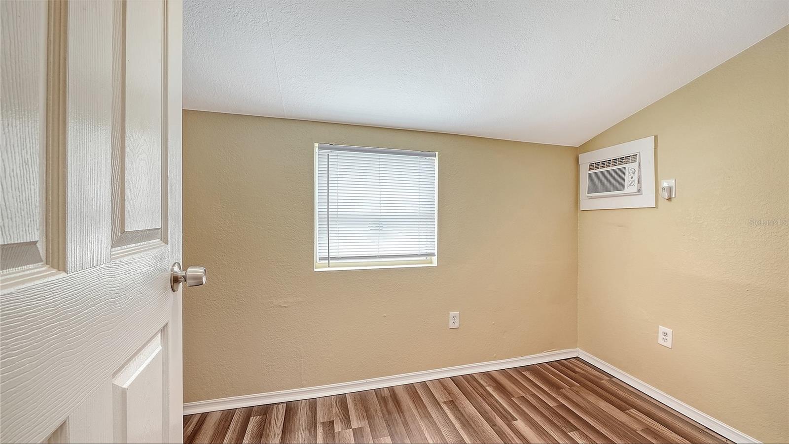 Image 47 of 76 For 420 Kumquat Court