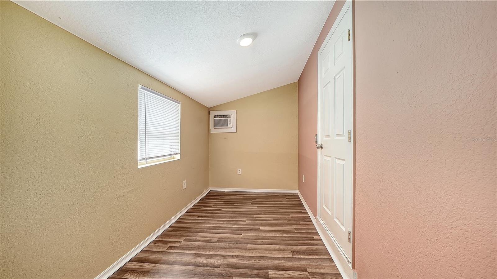 Image 49 of 76 For 420 Kumquat Court