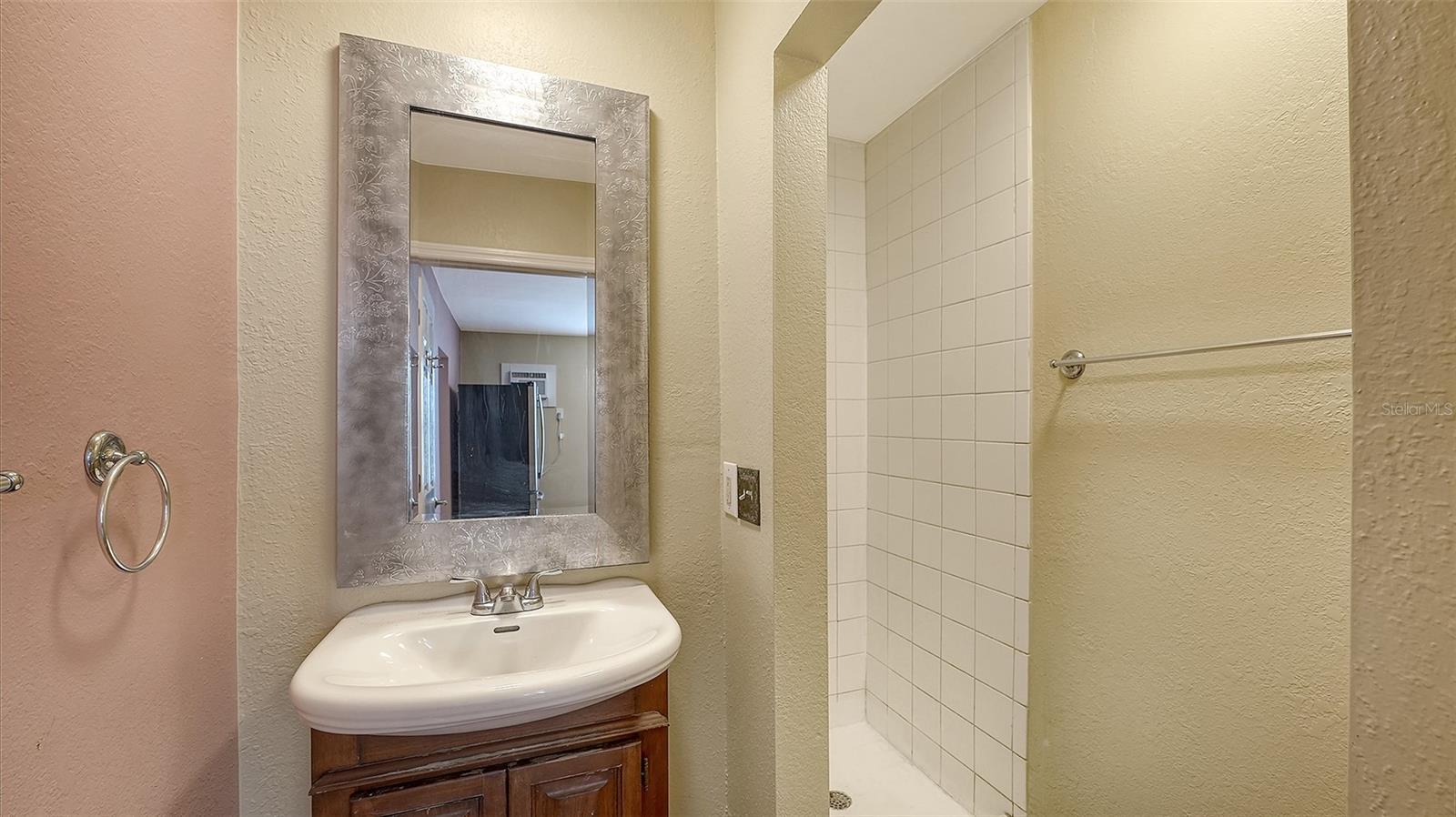 Image 51 of 76 For 420 Kumquat Court