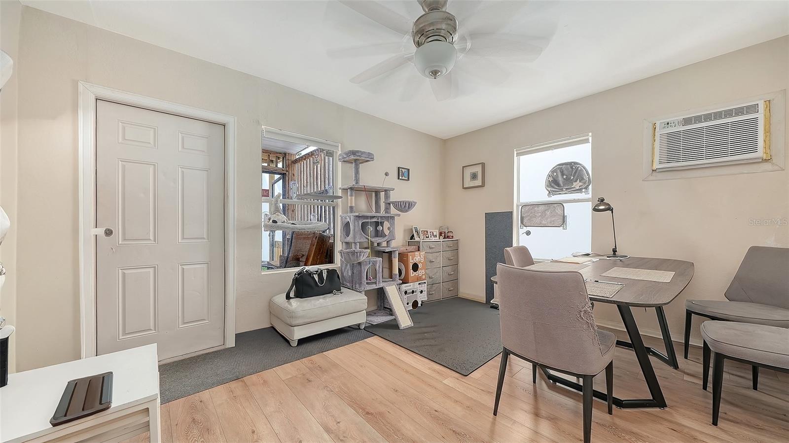 Image 8 of 76 For 420 Kumquat Court