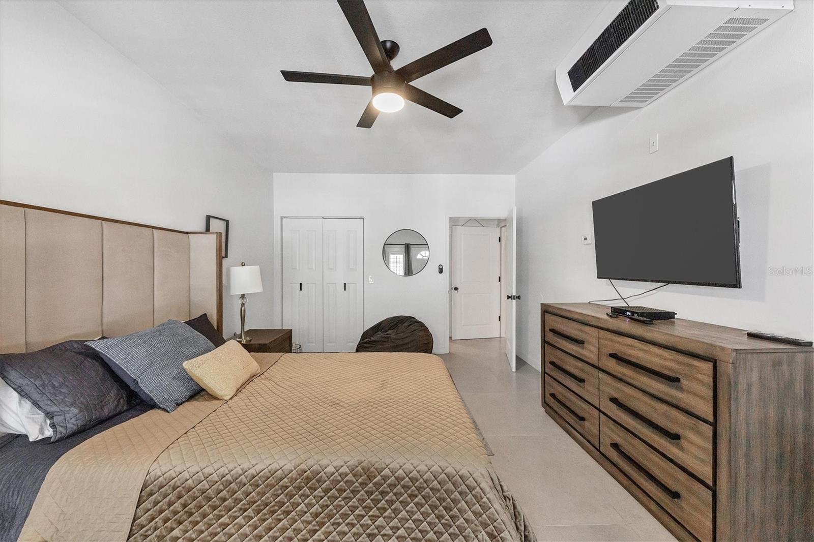 Image 19 of 37 For 3401 54th Drive W 203