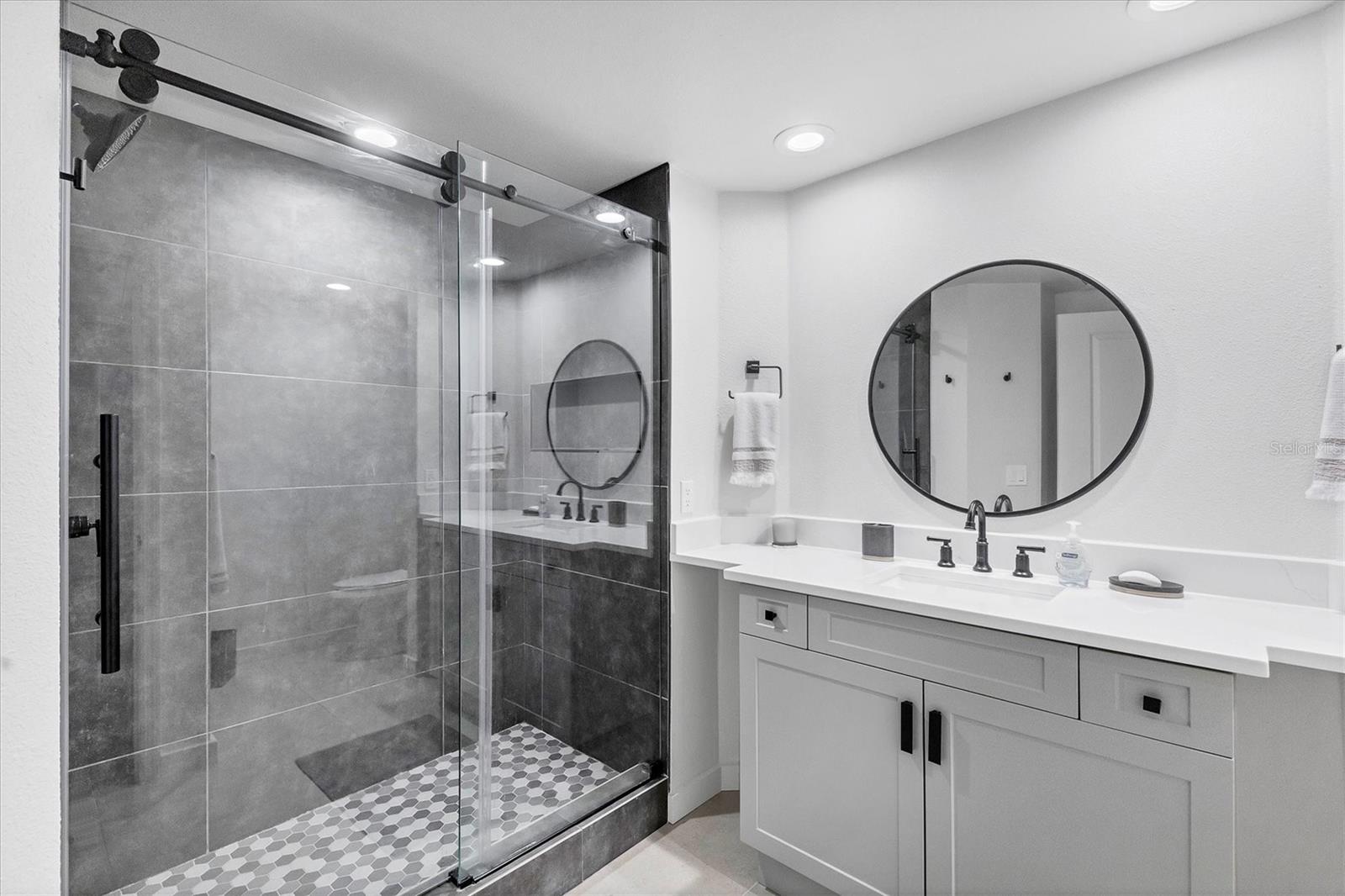 Image 20 of 37 For 3401 54th Drive W 203