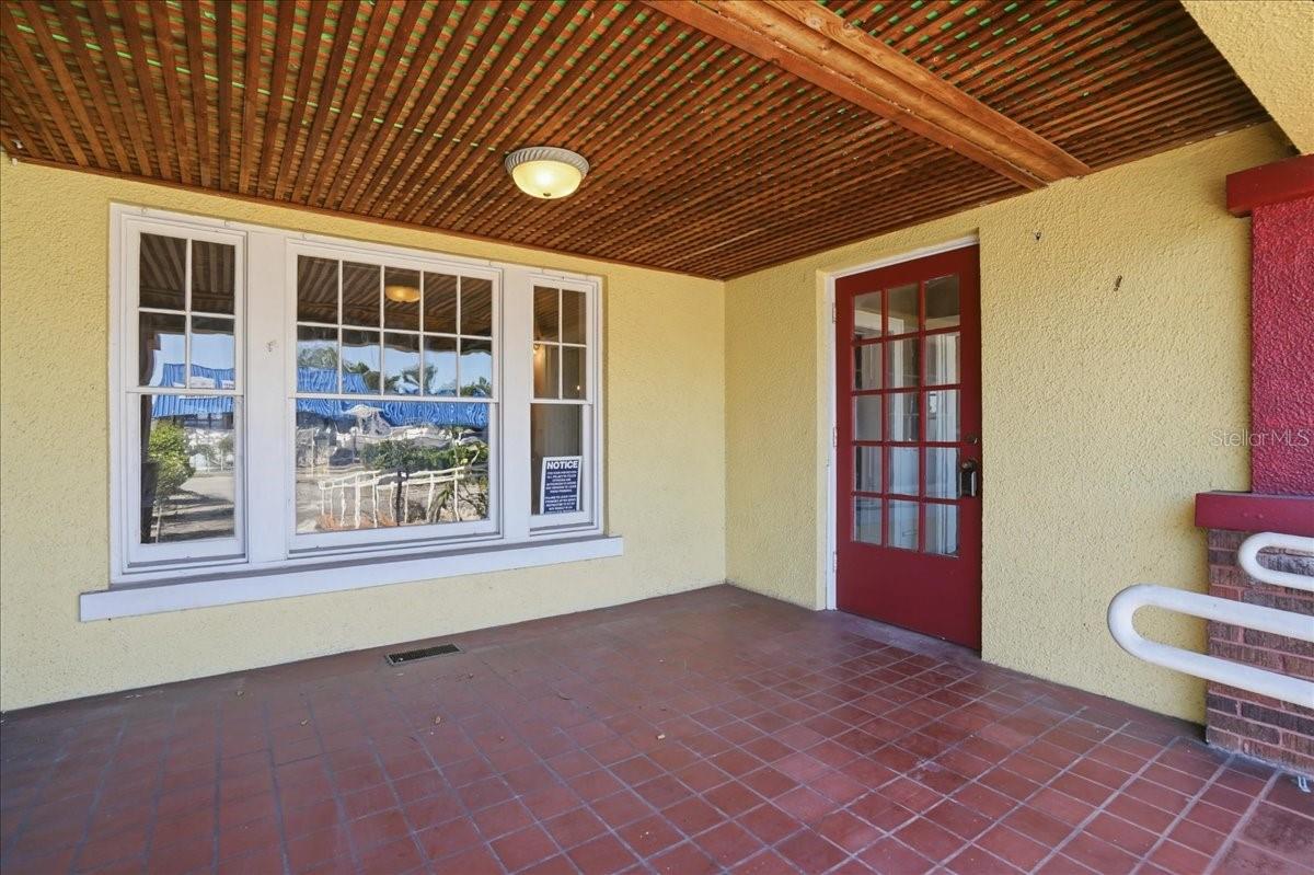 Image 3 of 32 For 337 8th Avenue W