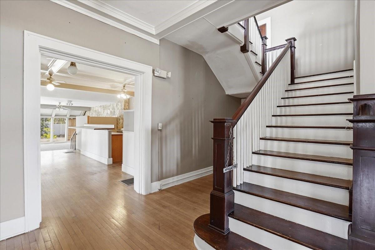 Image 4 of 32 For 337 8th Avenue W