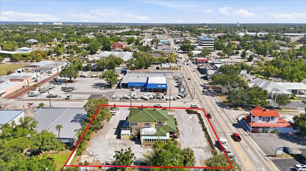 Image 4 of 14 For 337 8th Avenue W