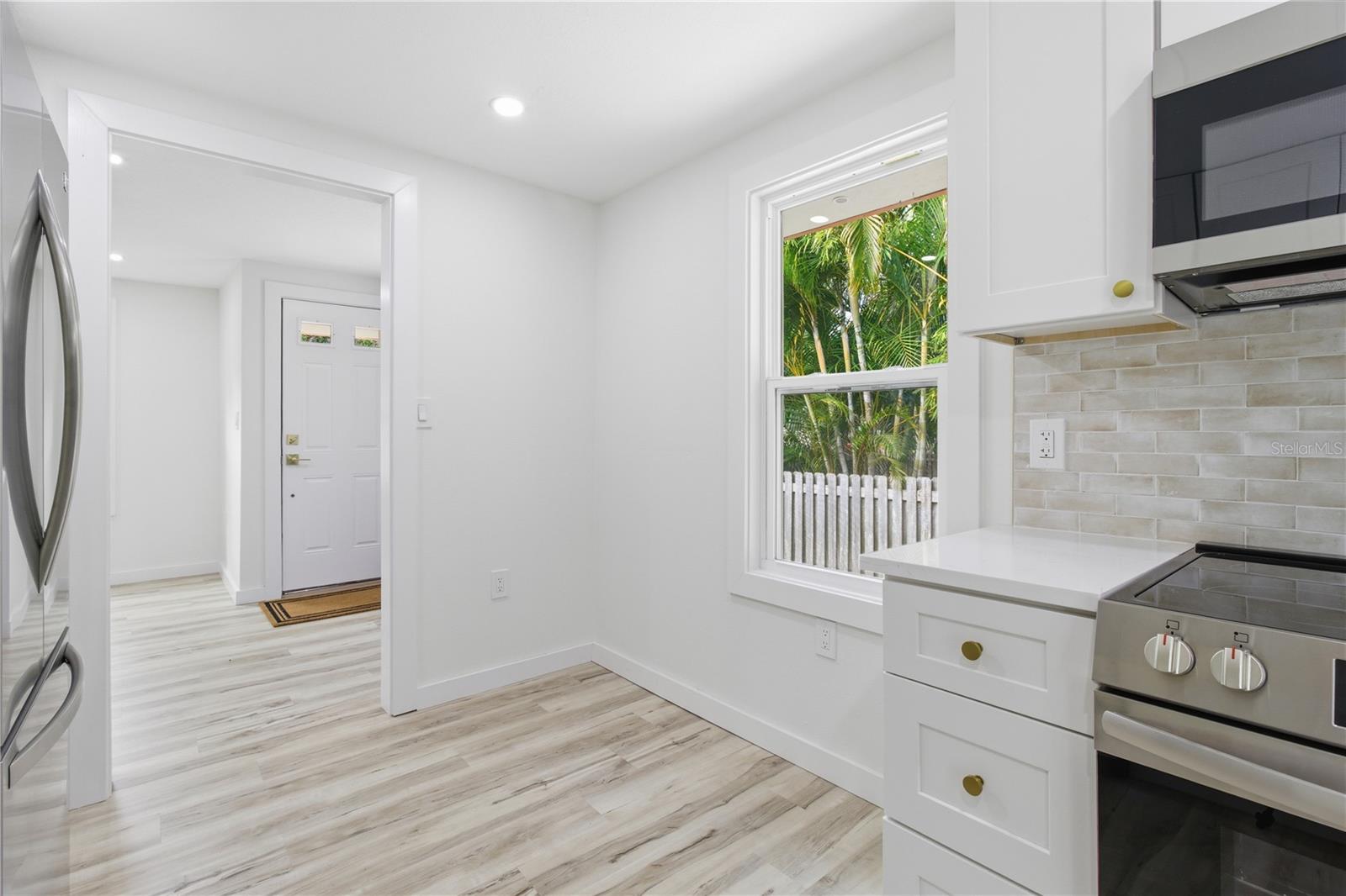 Image 10 of 41 For 5211 25th Avenue S