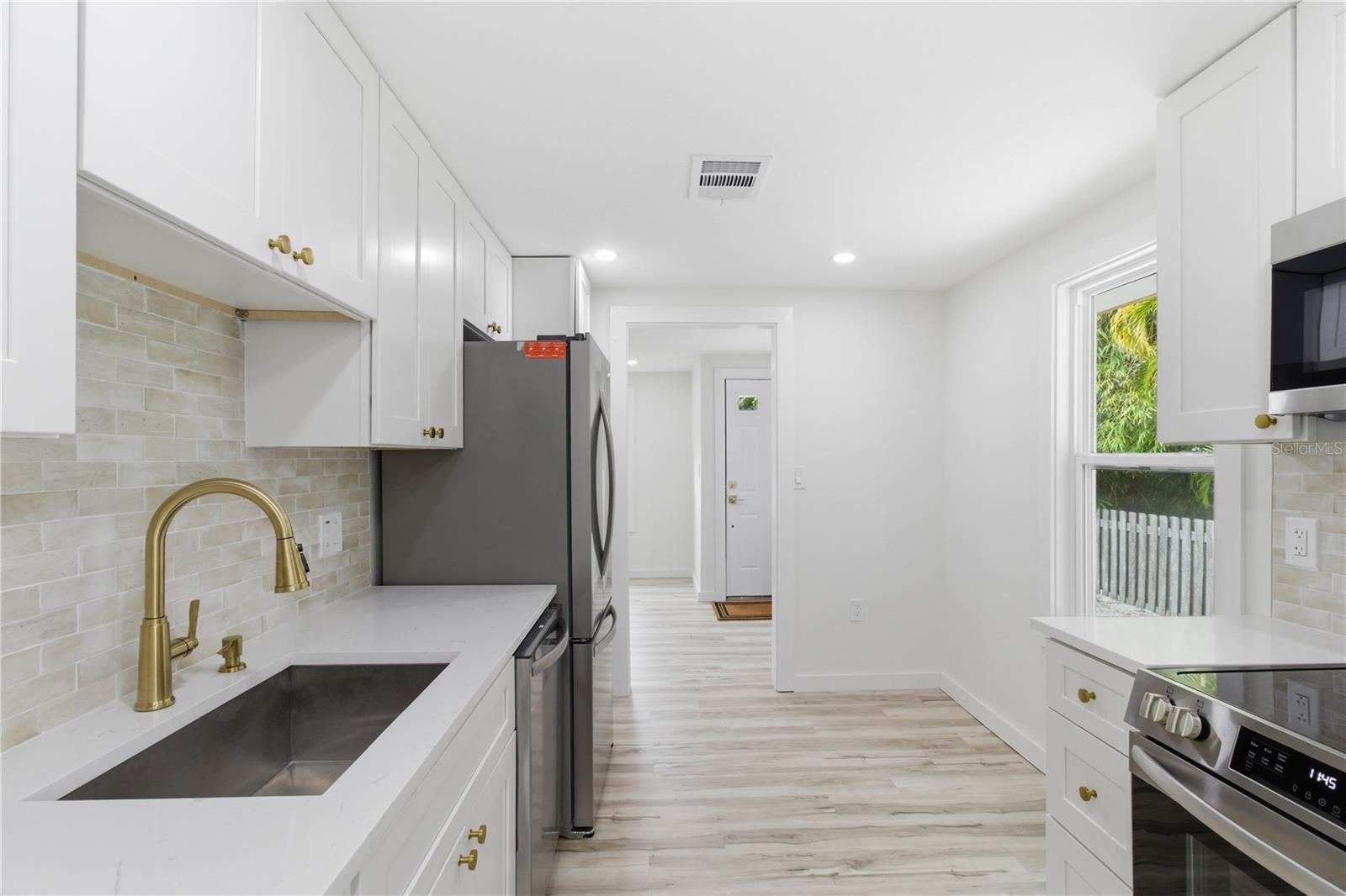 Image 11 of 41 For 5211 25th Avenue S