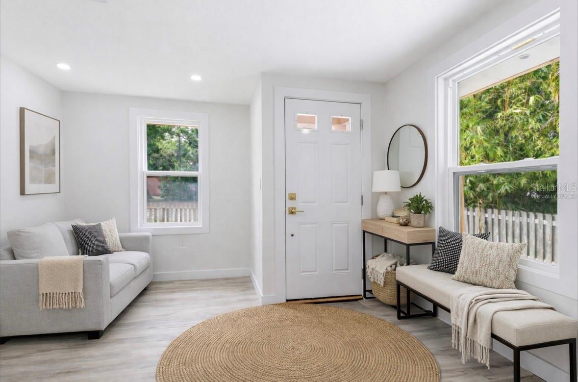 Image 15 of 41 For 5211 25th Avenue S