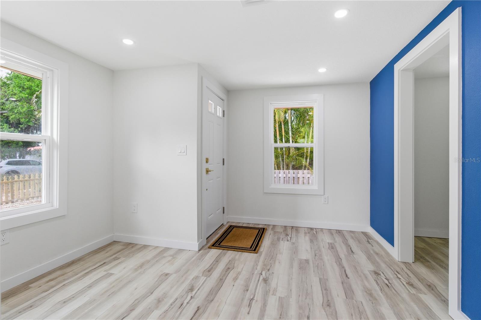 Image 16 of 41 For 5211 25th Avenue S