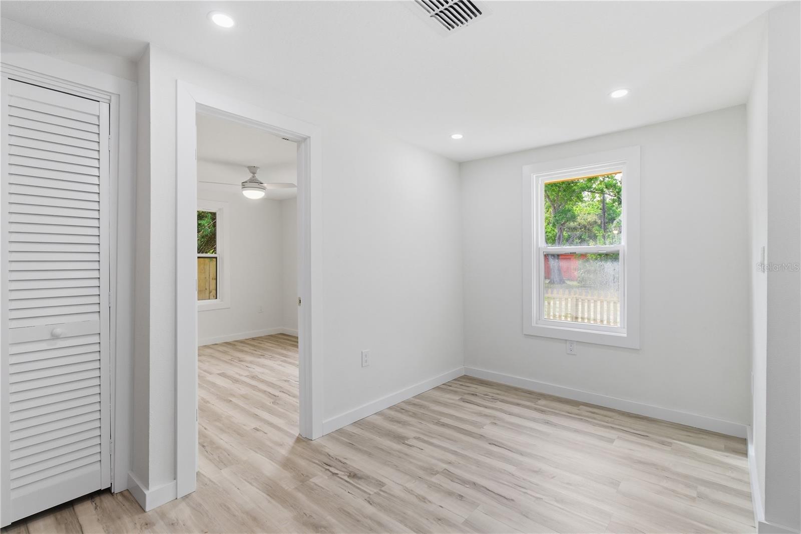 Image 18 of 41 For 5211 25th Avenue S