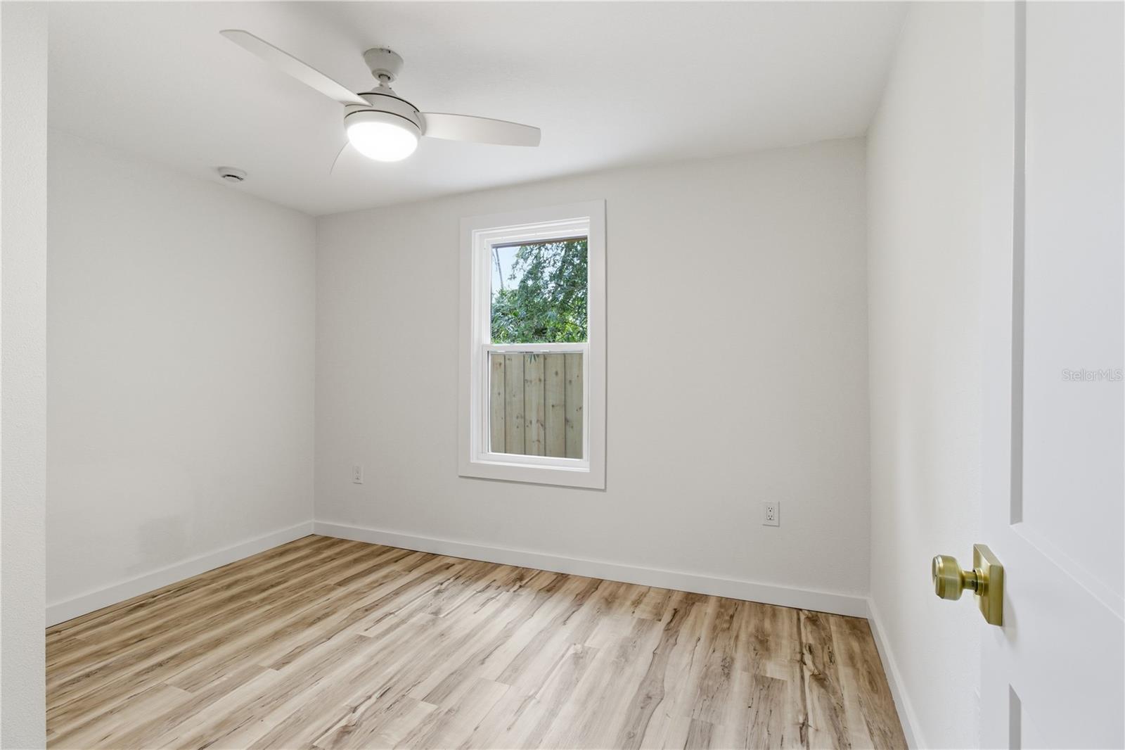 Image 22 of 41 For 5211 25th Avenue S