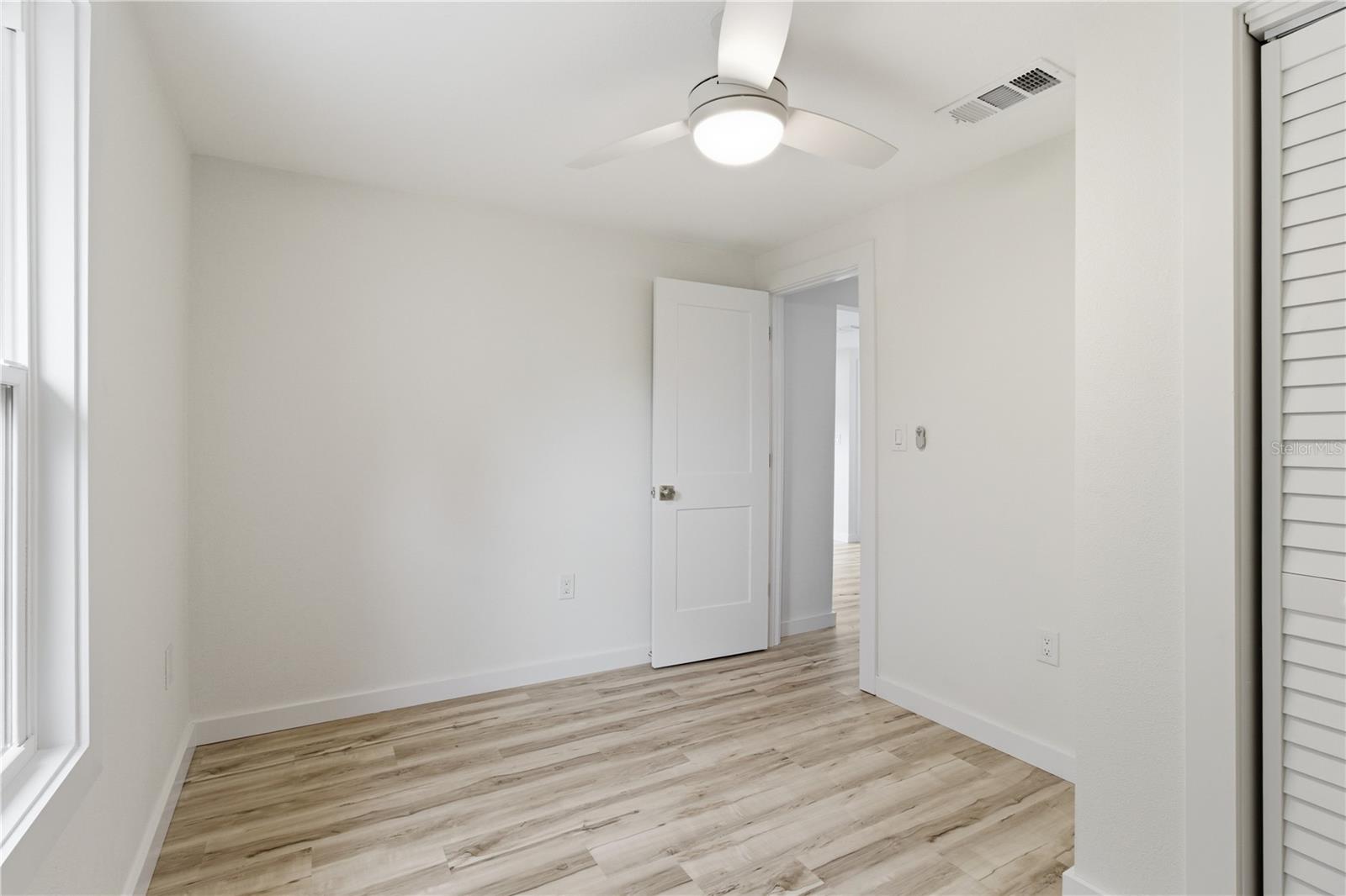 Image 23 of 41 For 5211 25th Avenue S