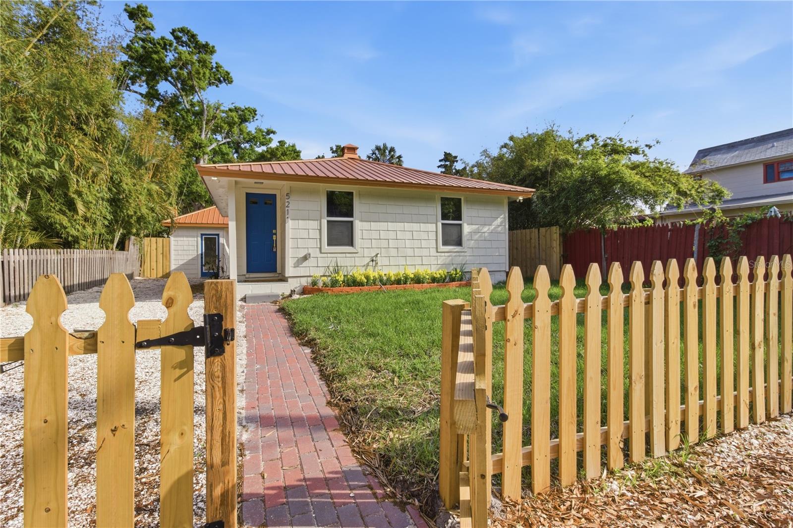 Image 7 of 41 For 5211 25th Avenue S