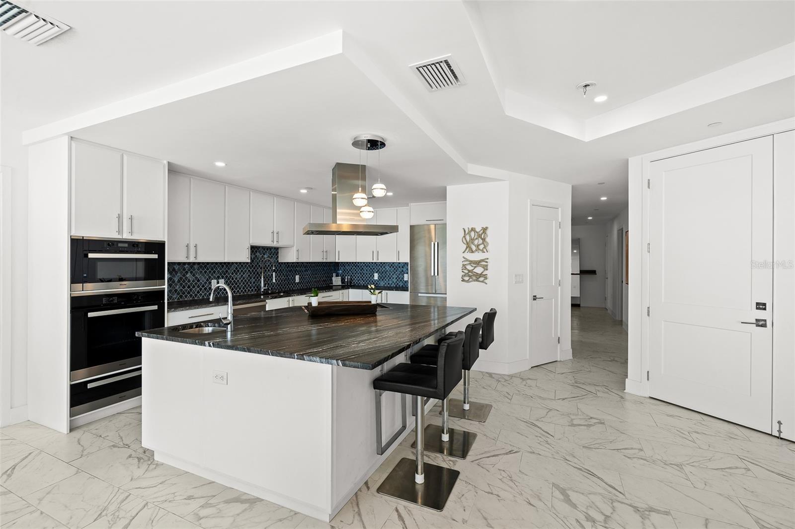 Image 13 of 56 For 15 Avalon Street 502