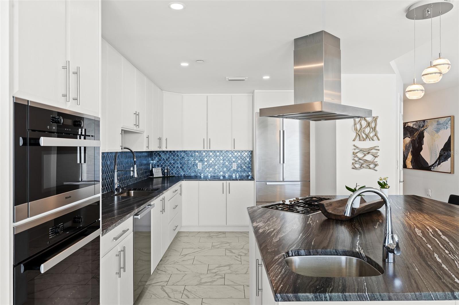 Image 16 of 56 For 15 Avalon Street 502