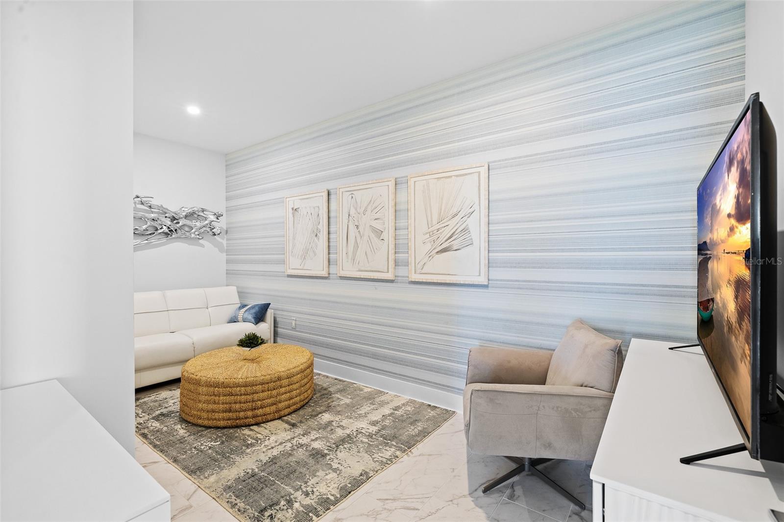 Image 31 of 56 For 15 Avalon Street 502