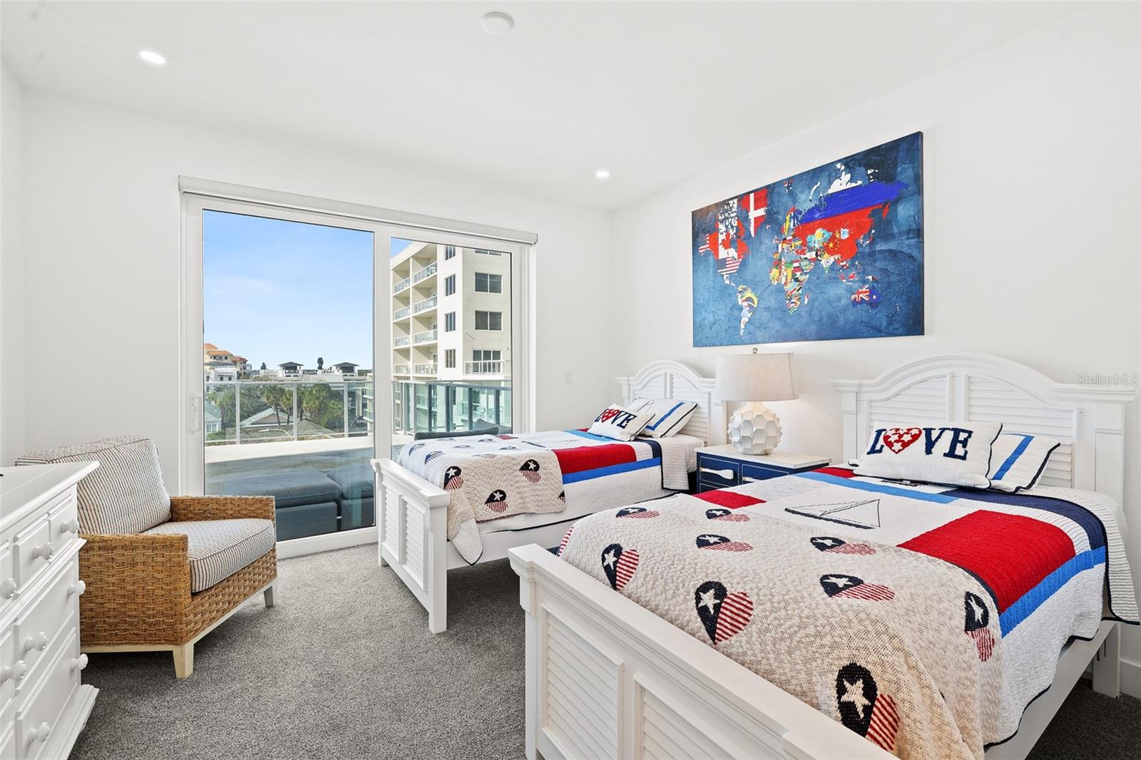 Image 35 of 56 For 15 Avalon Street 502