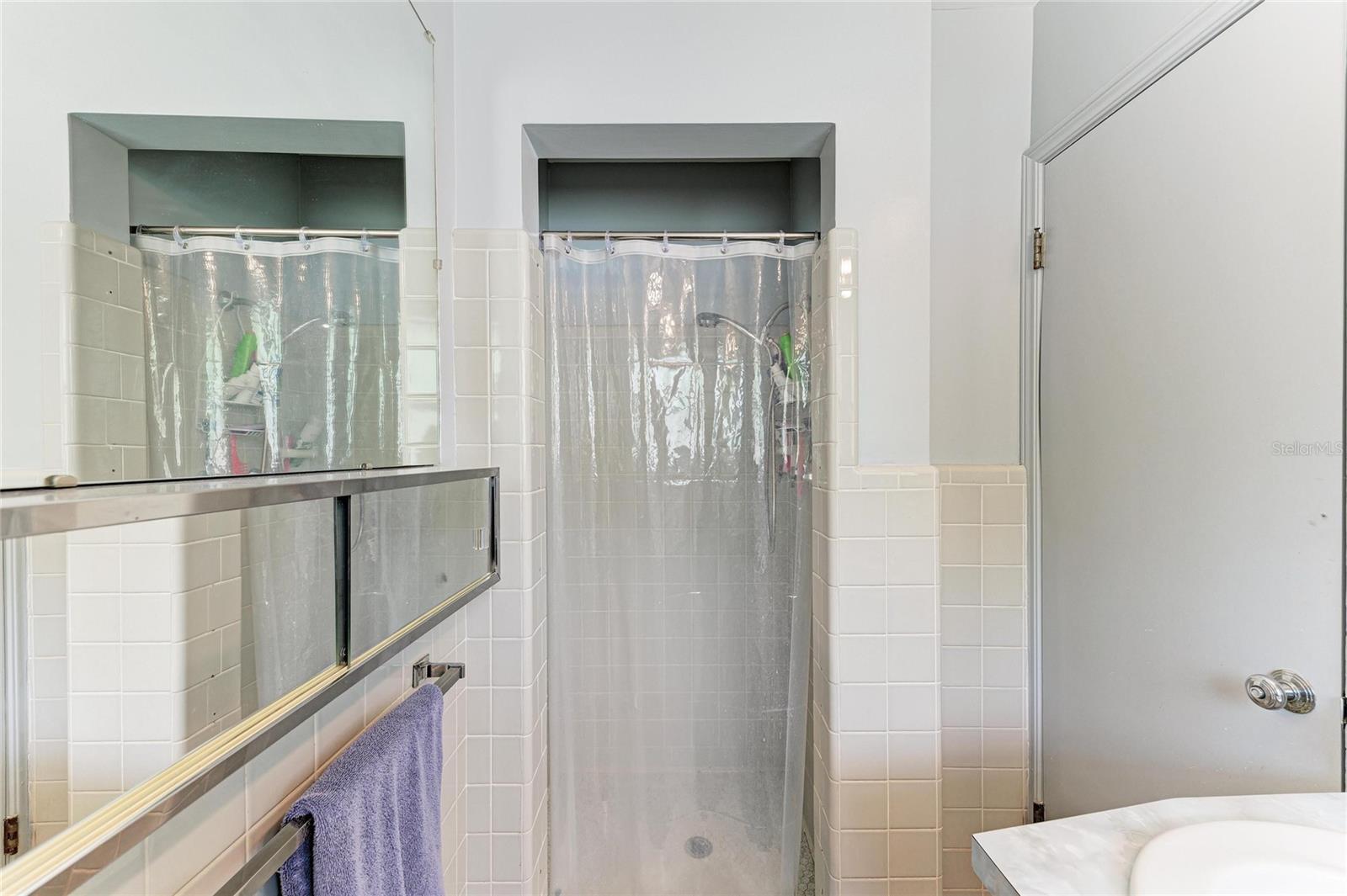 Image 29 of 36 For 2286 Hyde Park Street