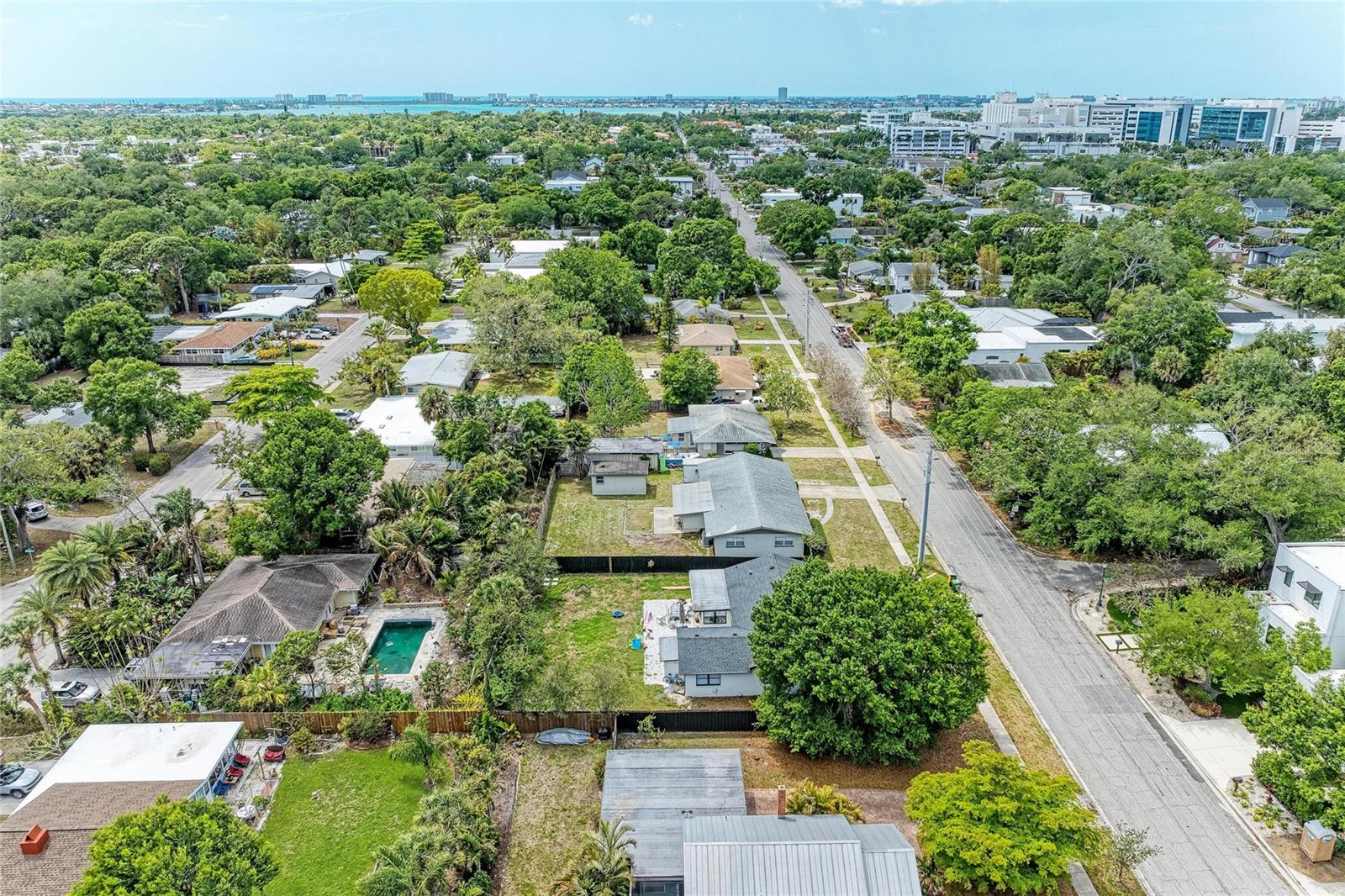 Image 3 of 36 For 2286 Hyde Park Street