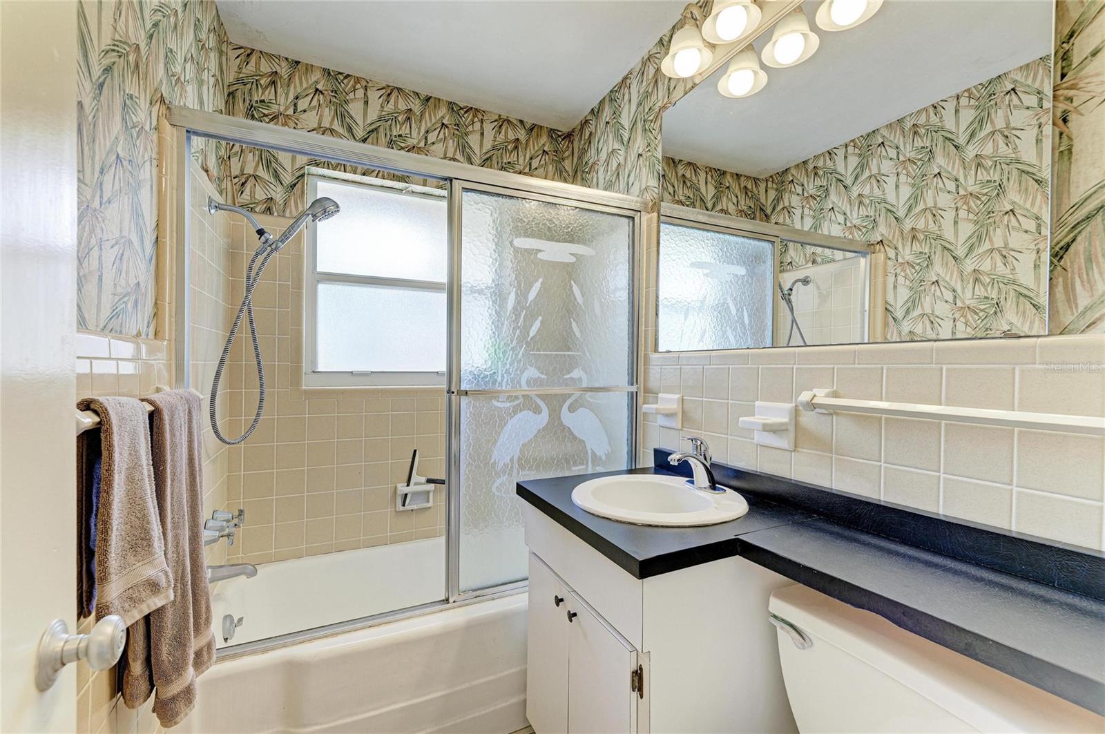 Image 30 of 36 For 2286 Hyde Park Street