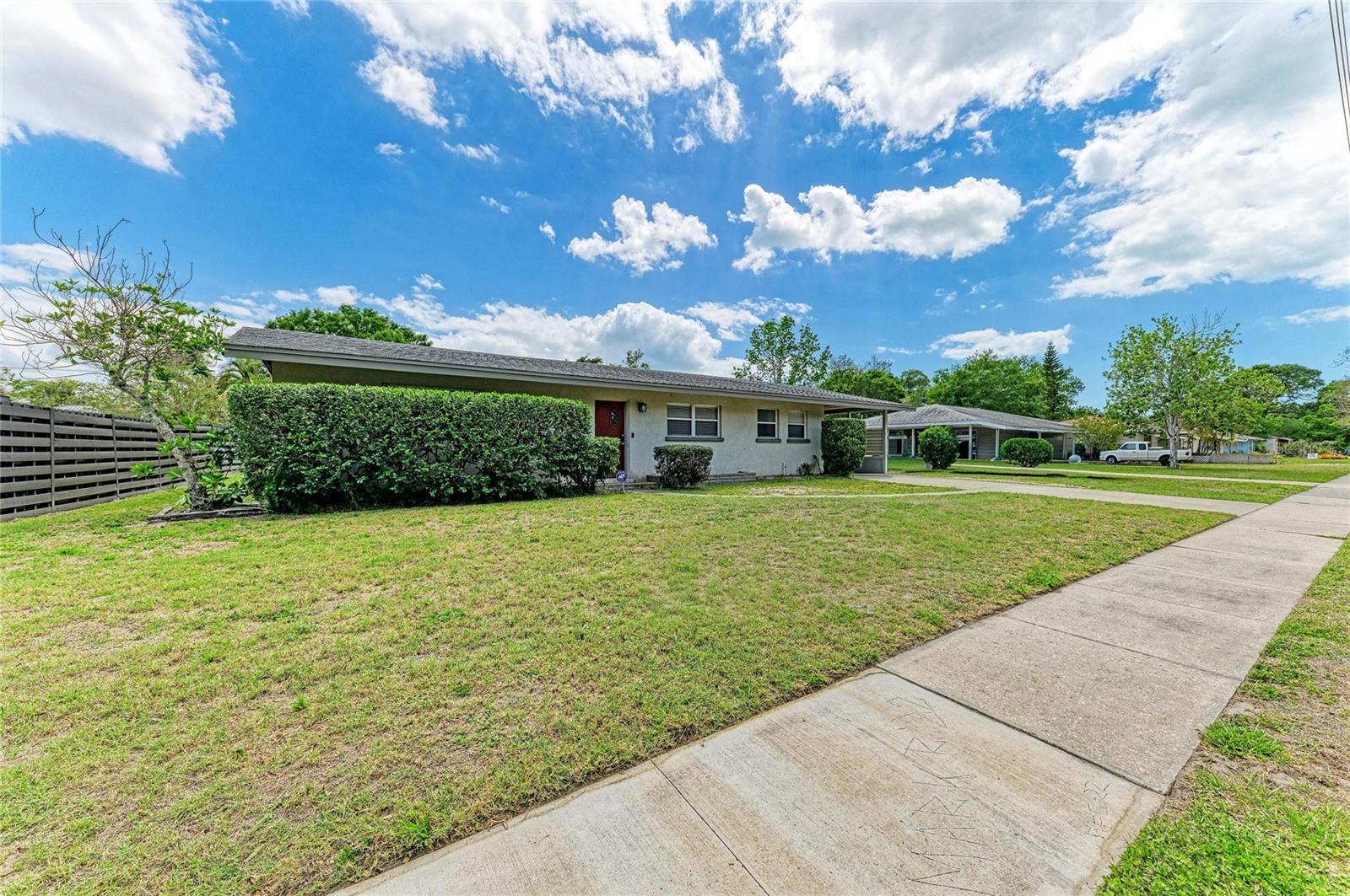 Image 5 of 36 For 2286 Hyde Park Street