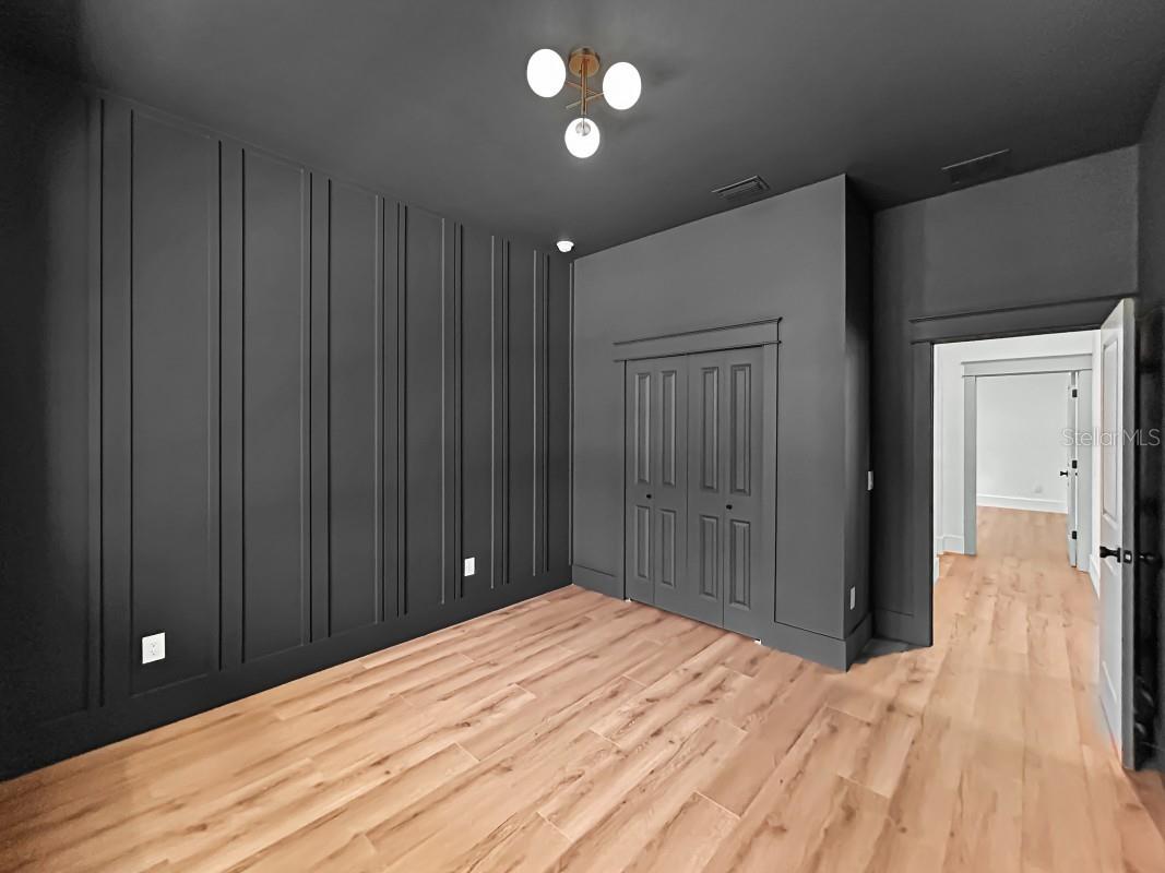 Listing photo id 19 for 1607 Gray Street S