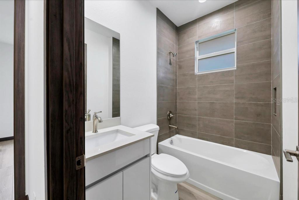 Image 10 of 16 For 5238 Fries Avenue