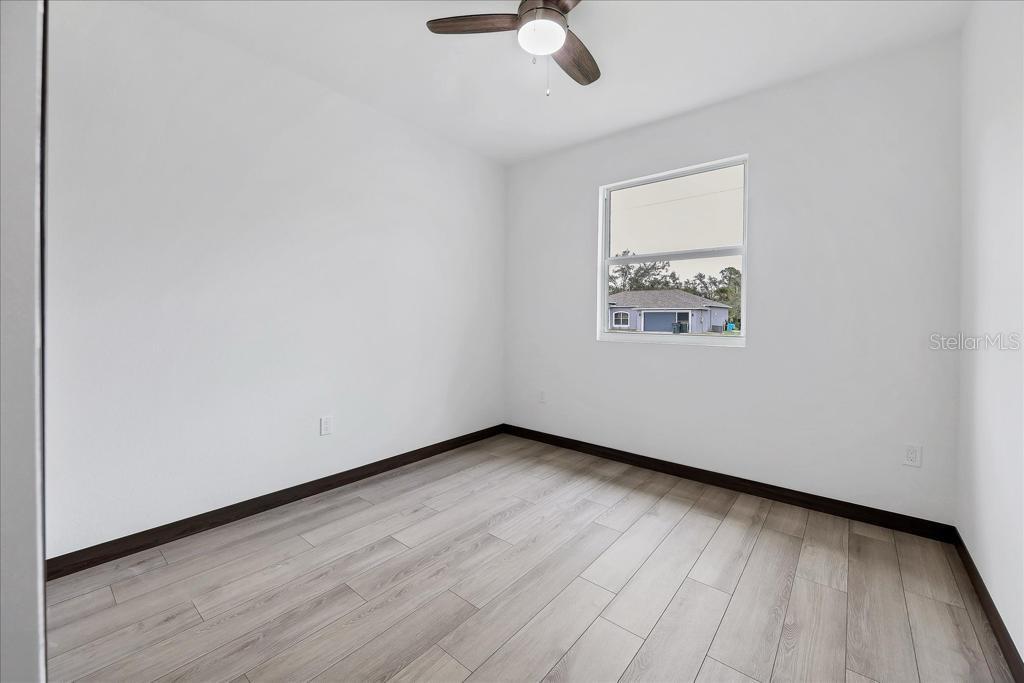 Image 13 of 16 For 5238 Fries Avenue