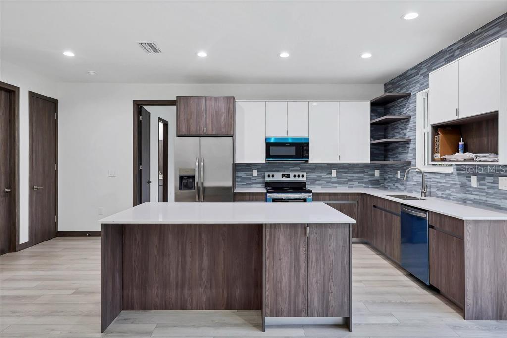 Image 4 of 16 For 5238 Fries Avenue