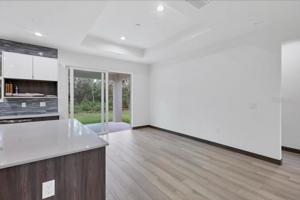 Image 6 of 16 For 5238 Fries Avenue