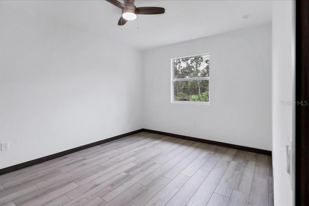 Image 7 of 16 For 5238 Fries Avenue