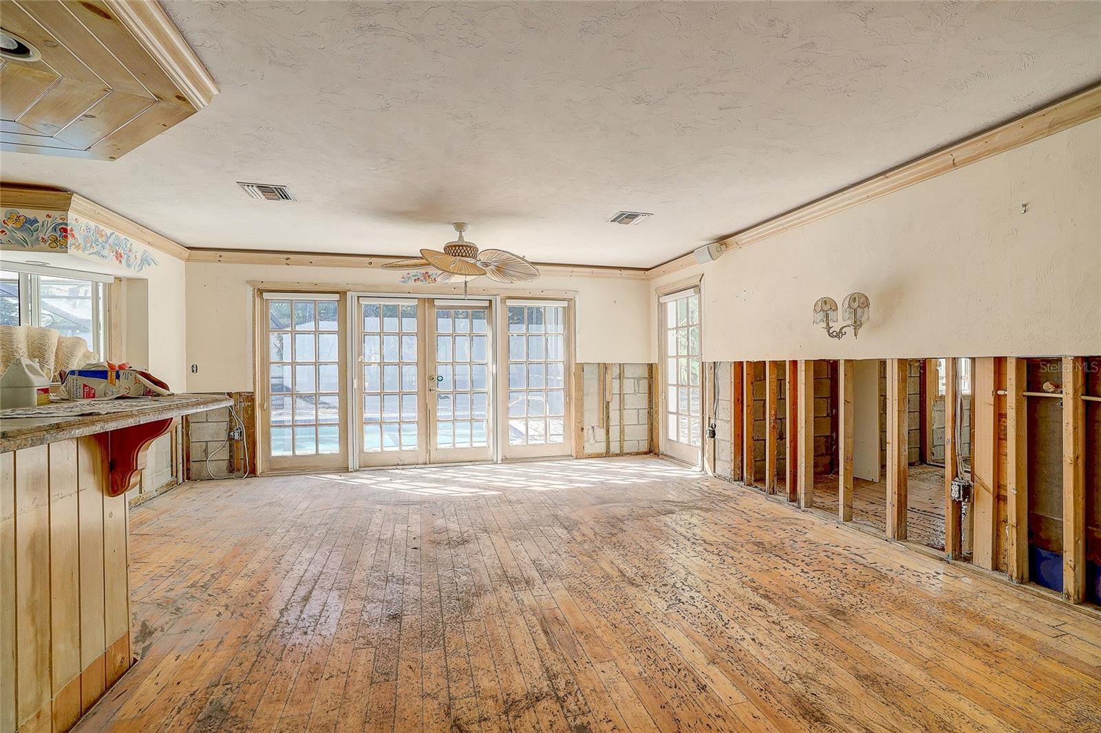 Image 11 of 64 For 226 Ogden Street