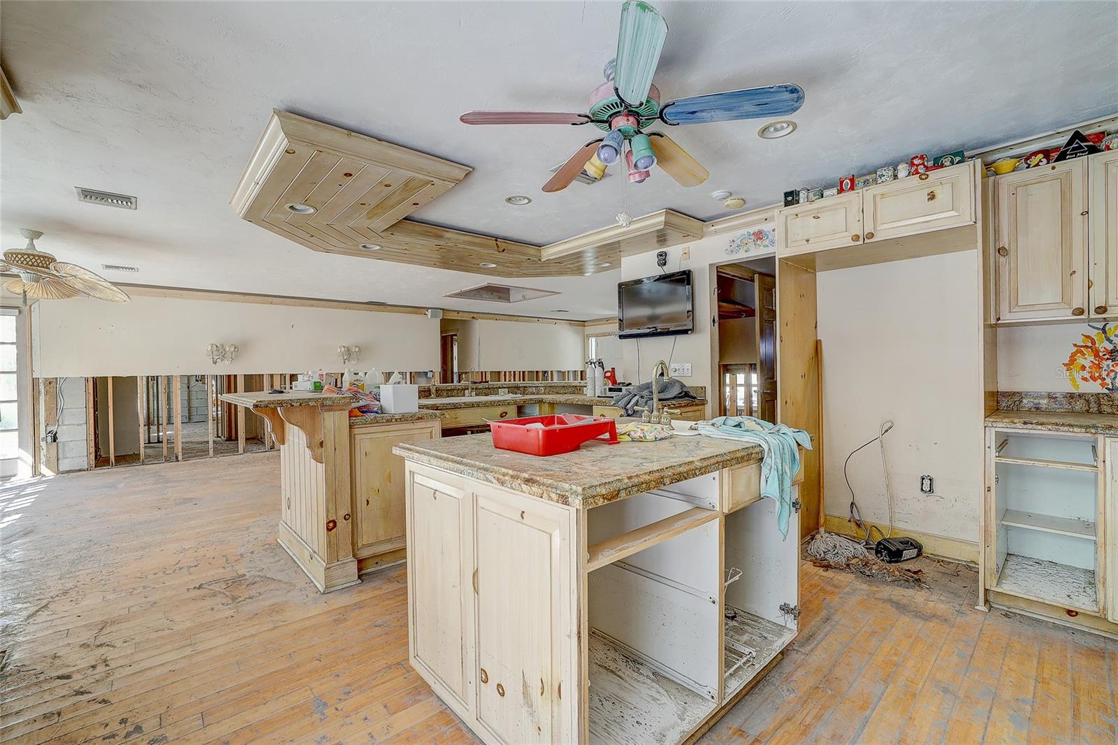 Image 14 of 64 For 226 Ogden Street