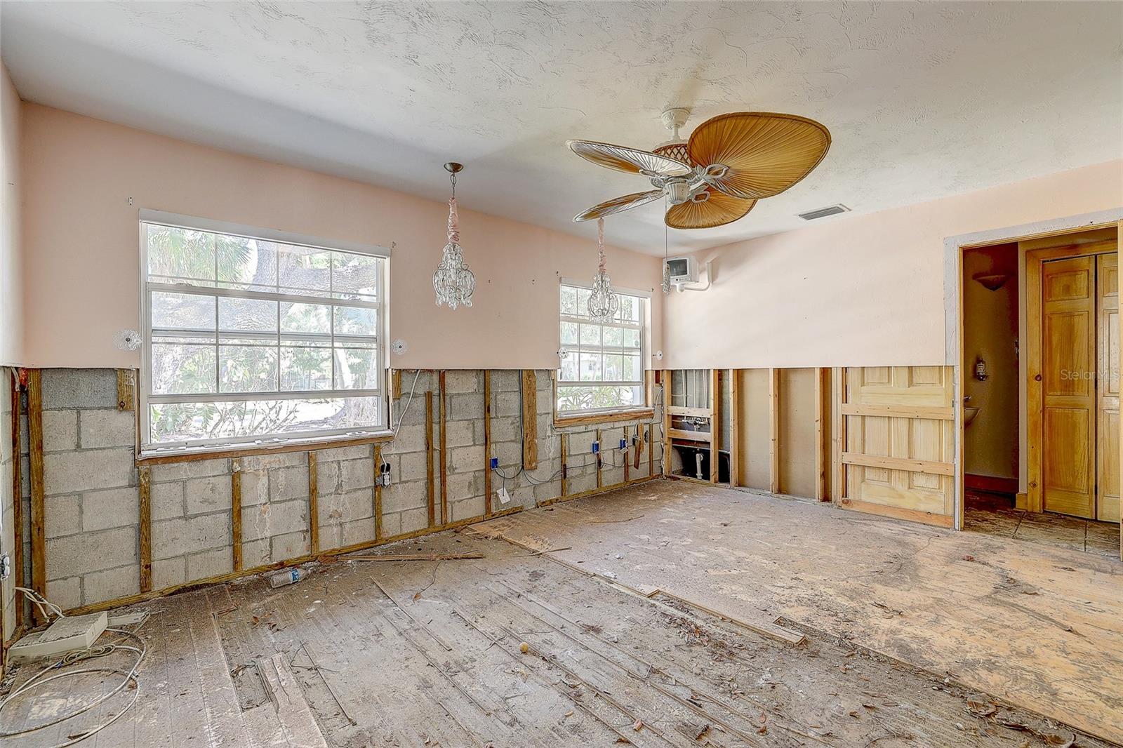 Image 21 of 64 For 226 Ogden Street