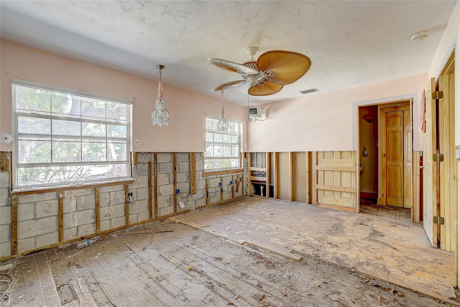 Image 22 of 64 For 226 Ogden Street