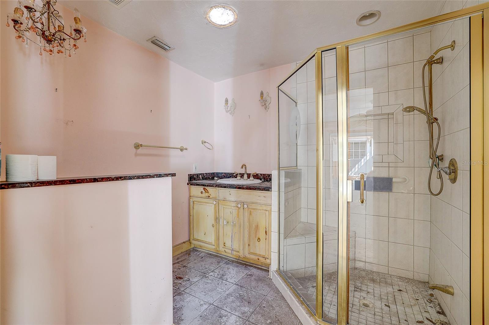 Image 32 of 64 For 226 Ogden Street