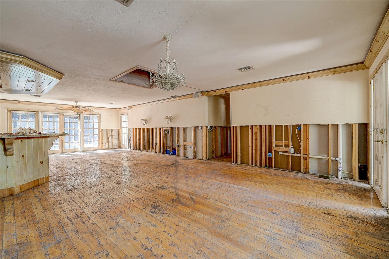 Image 5 of 64 For 226 Ogden Street