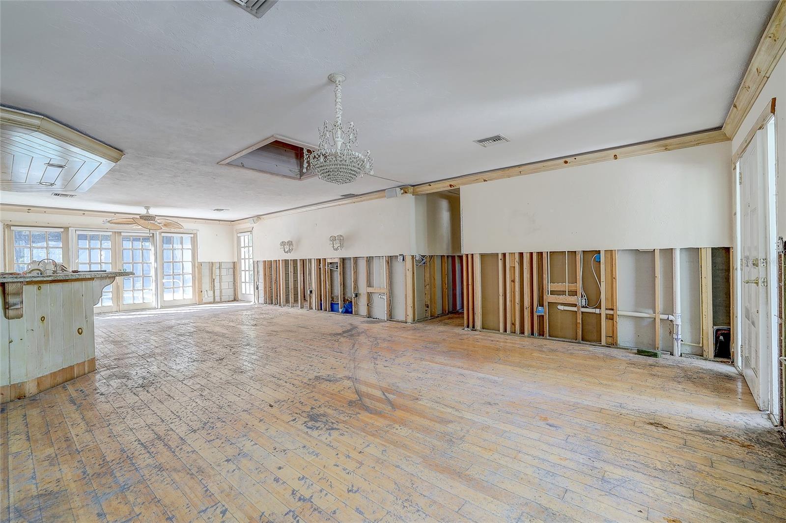 Image 8 of 64 For 226 Ogden Street