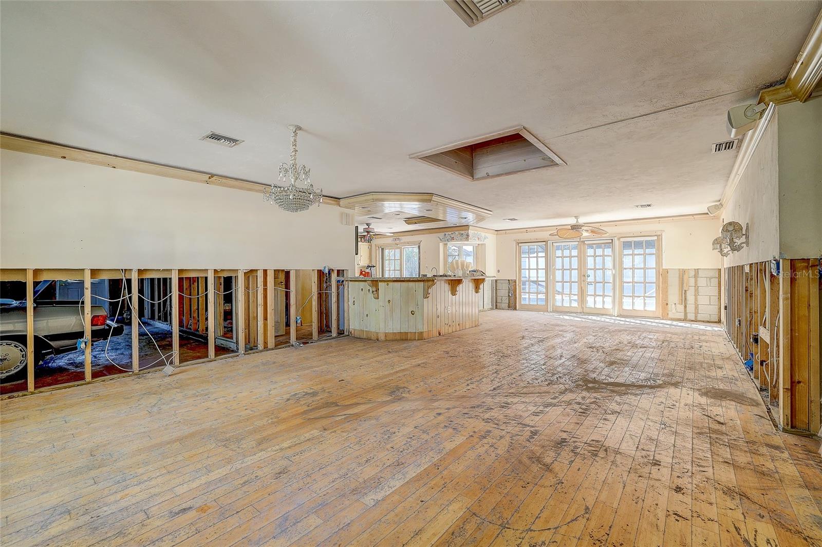 Image 9 of 64 For 226 Ogden Street