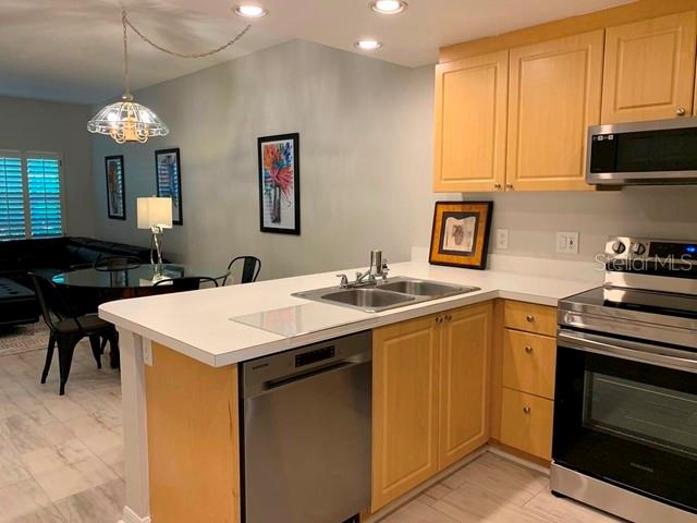 Image 6 of 20 For 3401 54th Drive W 103