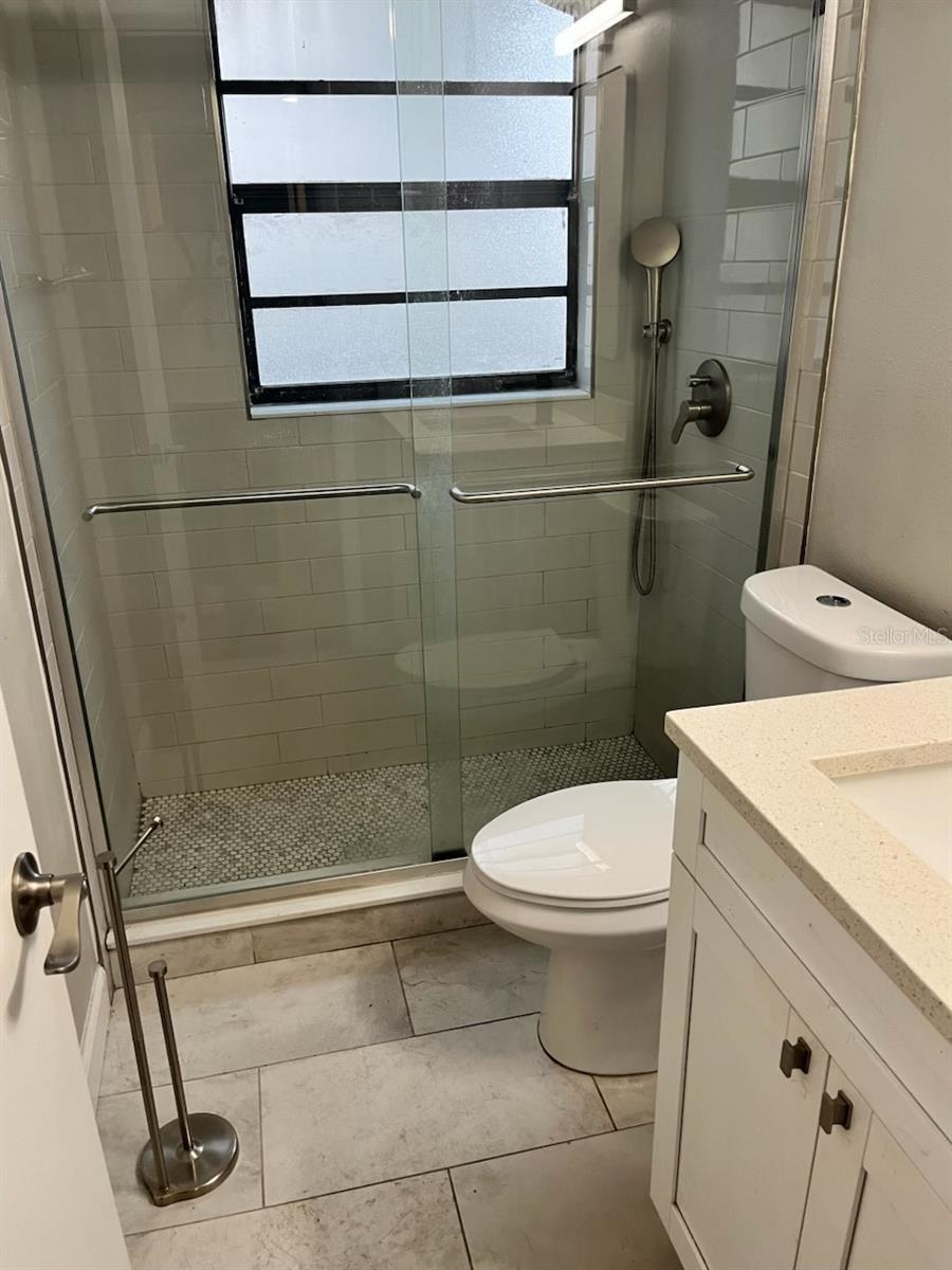 Image 6 of 8 For 3810 Cleveland Street B