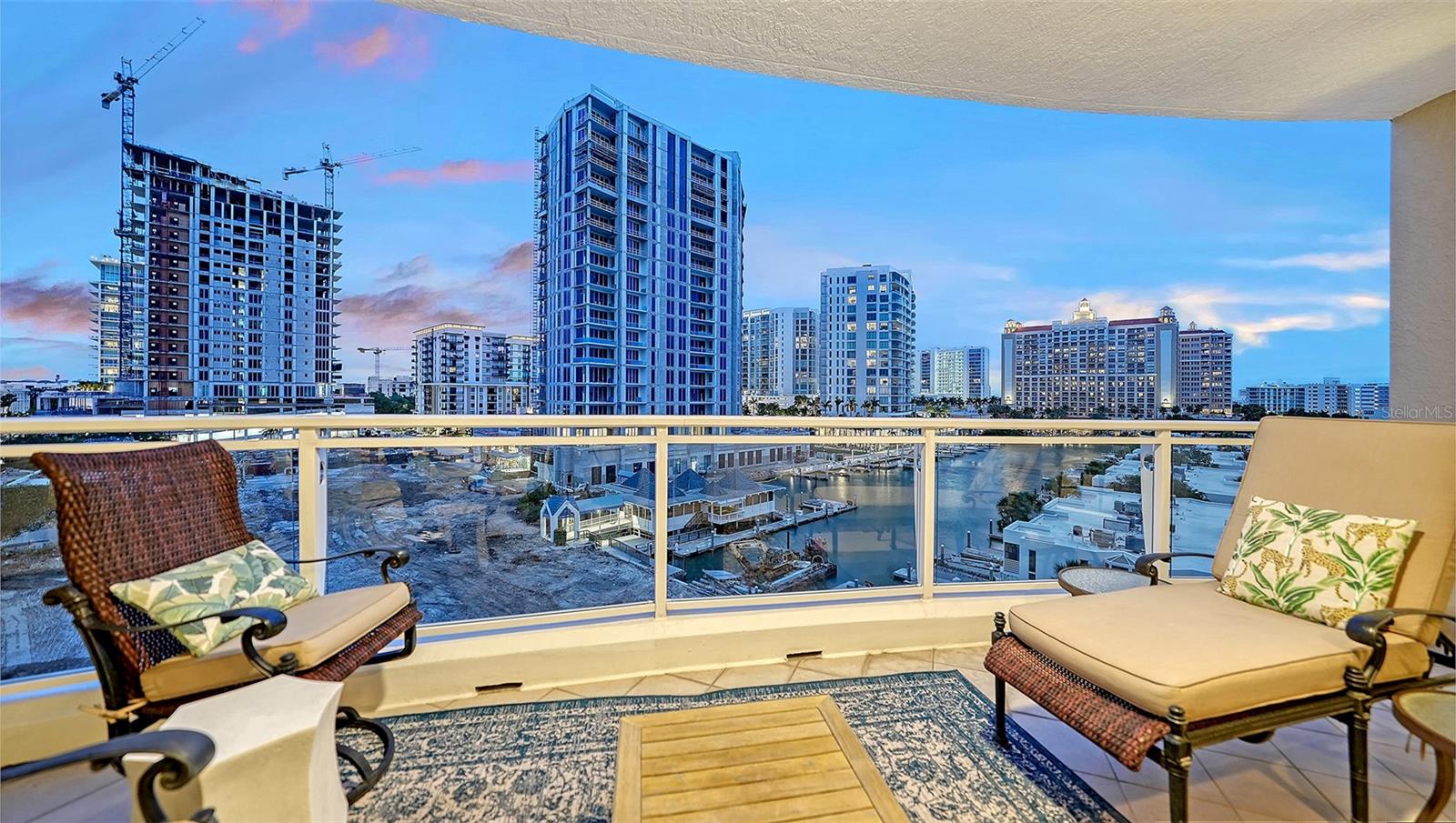 Image 16 of 80 For 990 Blvd Of The Arts  604