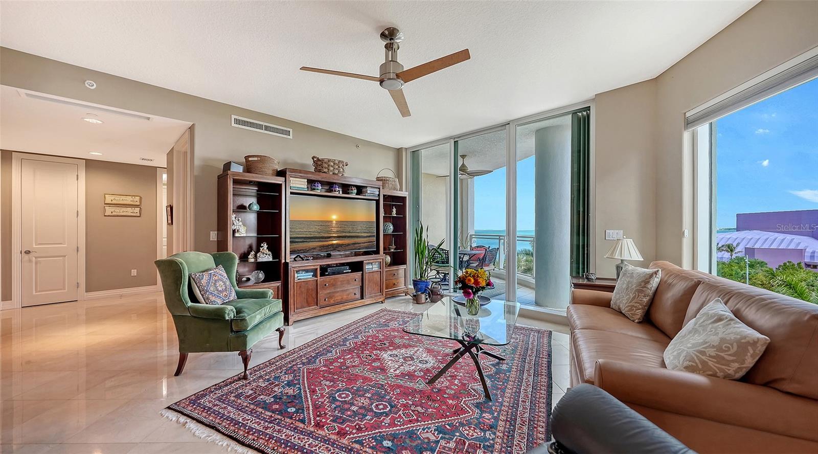 Image 32 of 80 For 990 Blvd Of The Arts  604