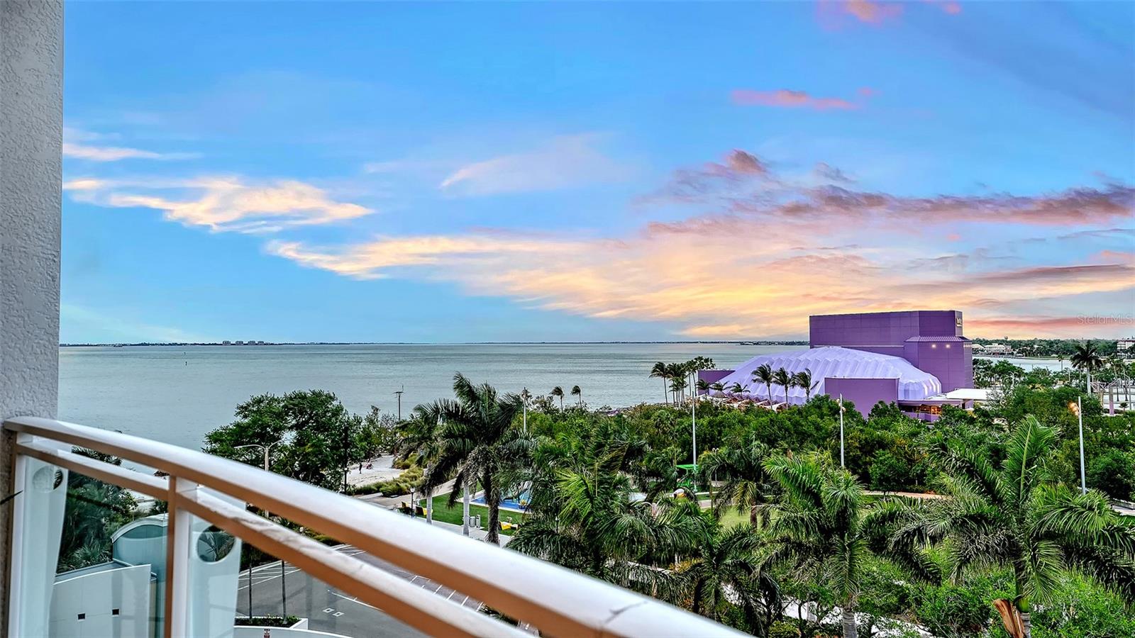 Image 35 of 80 For 990 Blvd Of The Arts  604