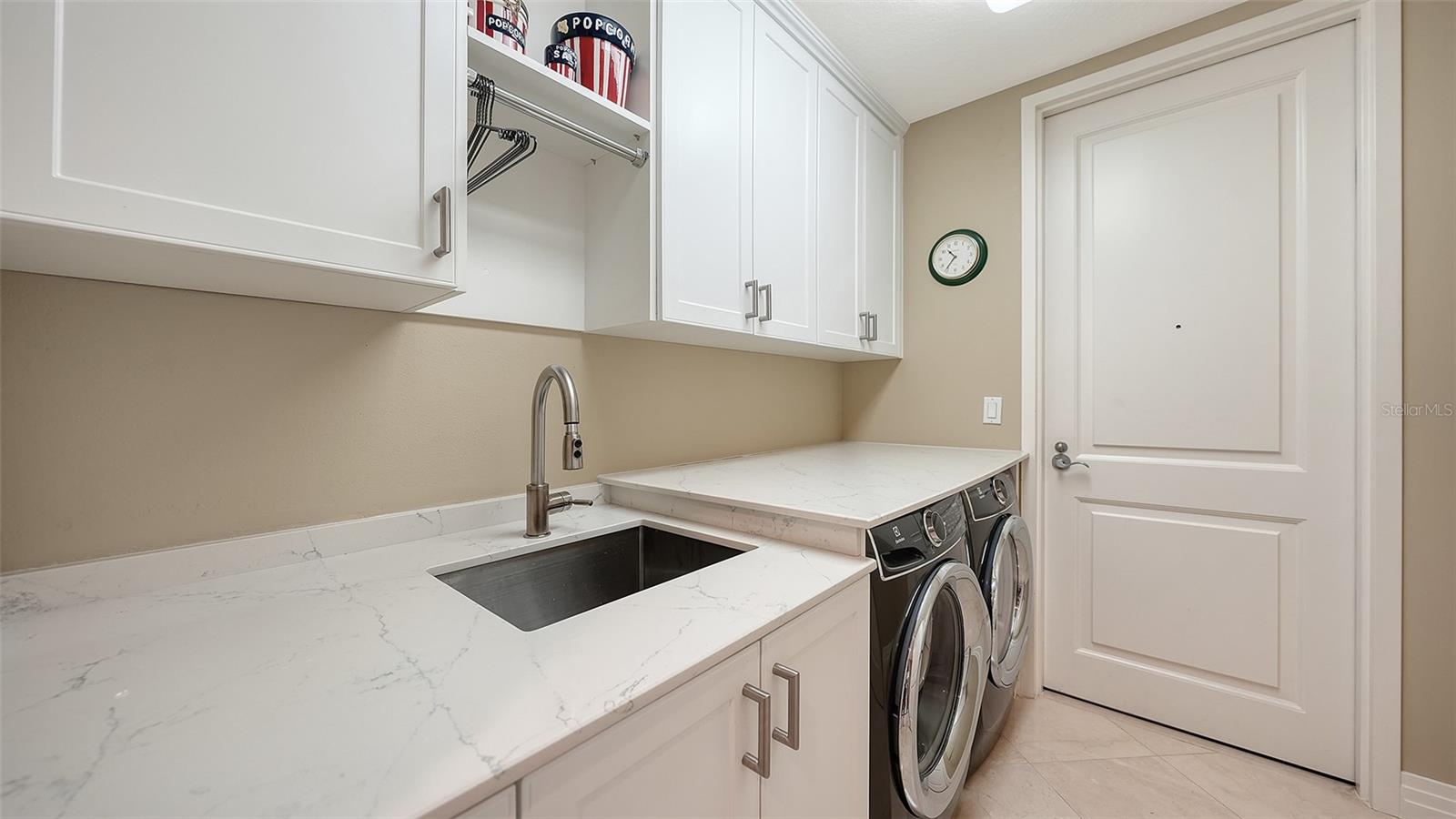 Image 44 of 80 For 990 Blvd Of The Arts  604