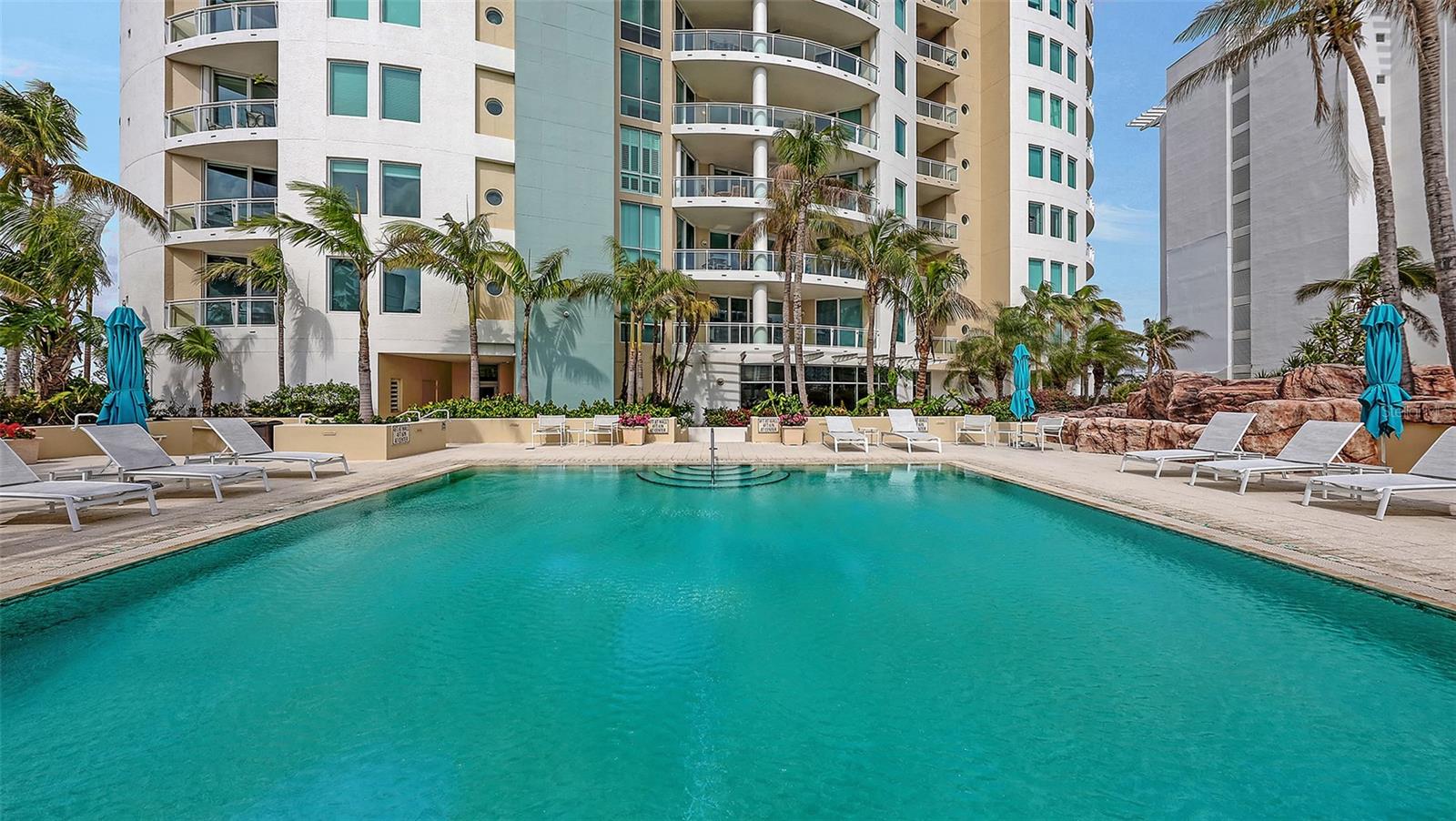 Image 64 of 80 For 990 Blvd Of The Arts  604