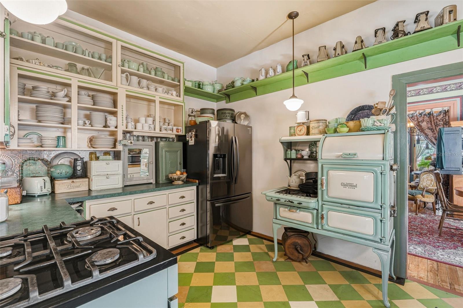 Image 17 of 45 For 223 Monroe Avenue