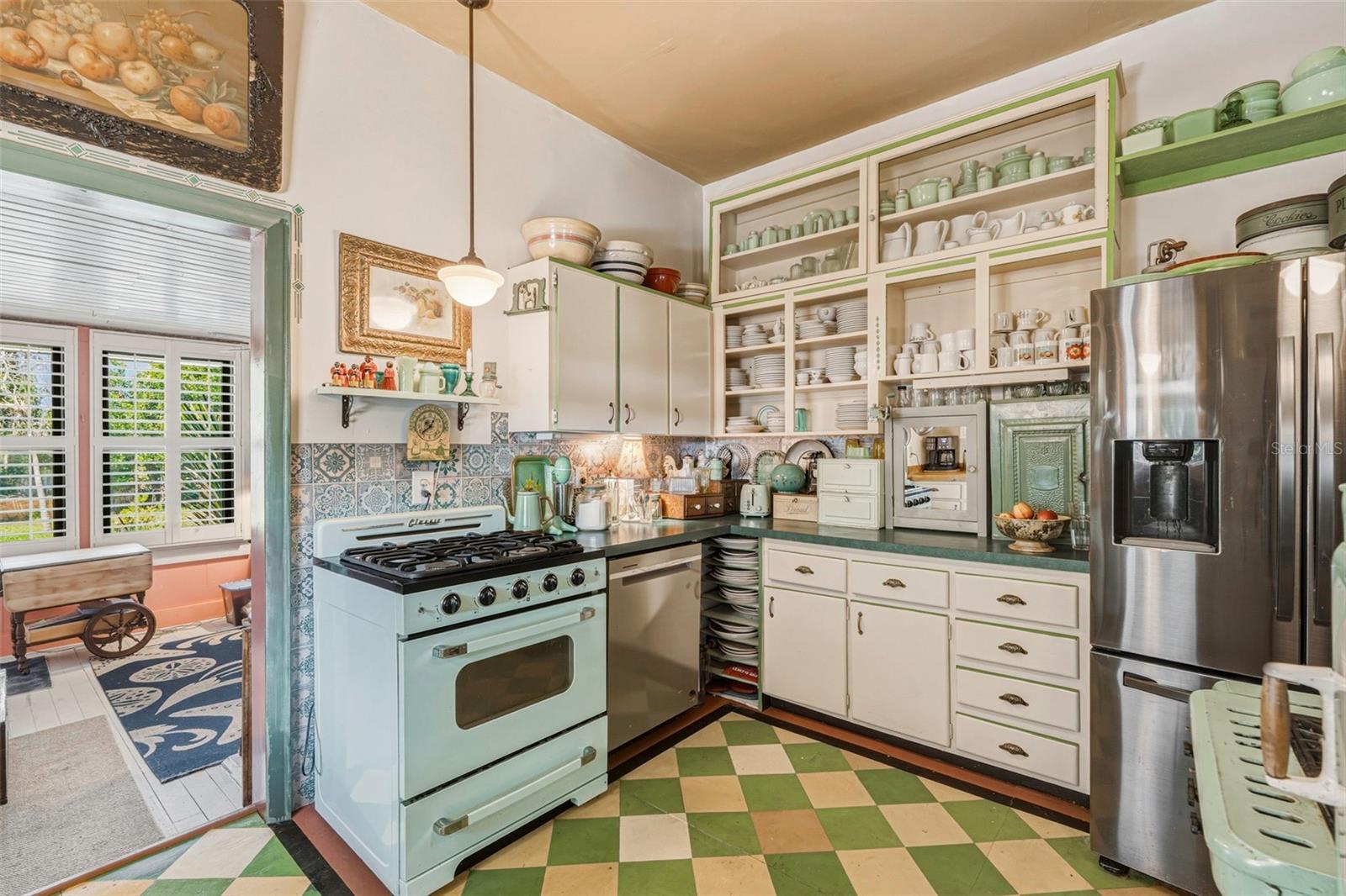 Image 18 of 45 For 223 Monroe Avenue