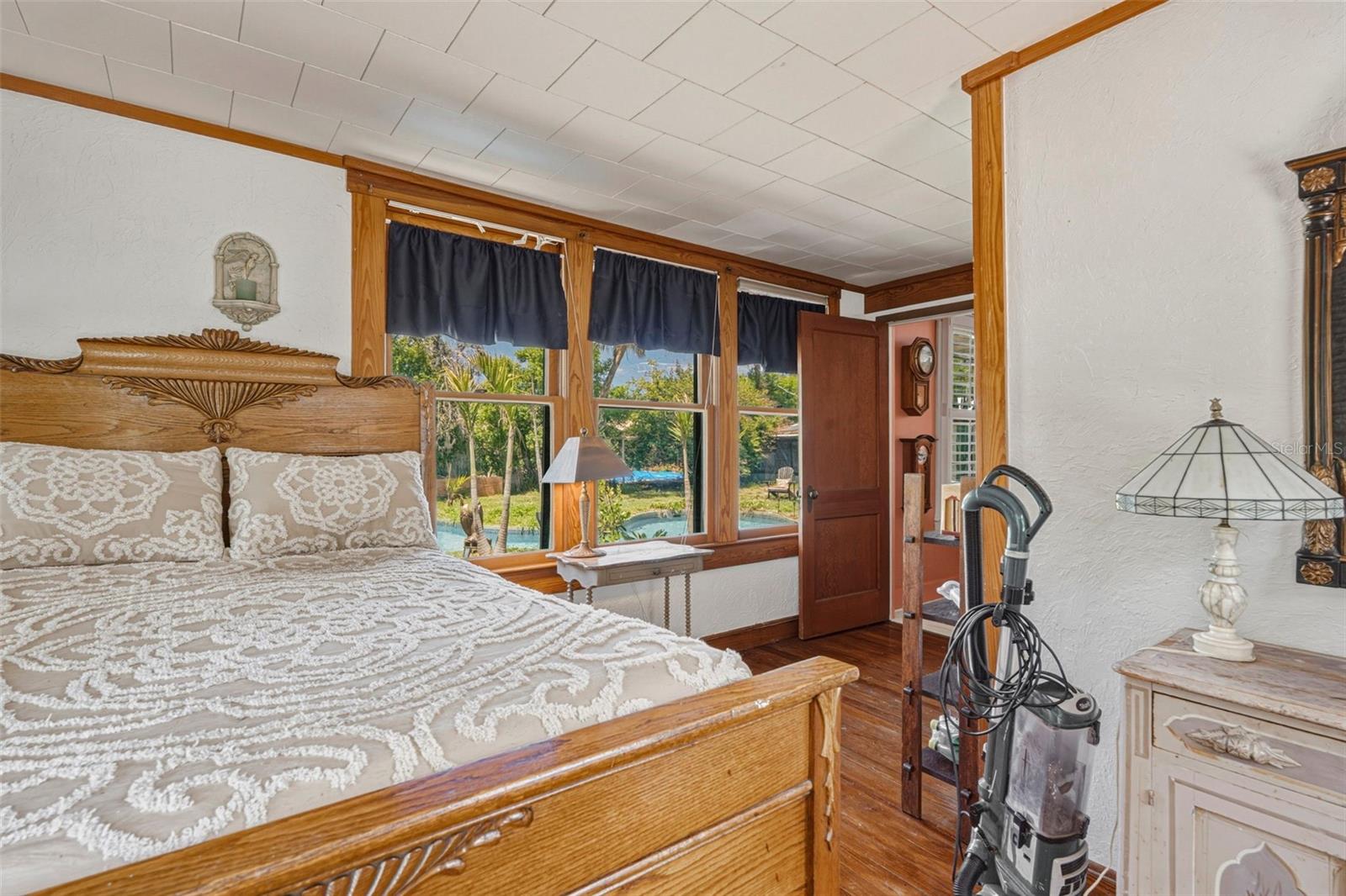 Image 31 of 45 For 223 Monroe Avenue