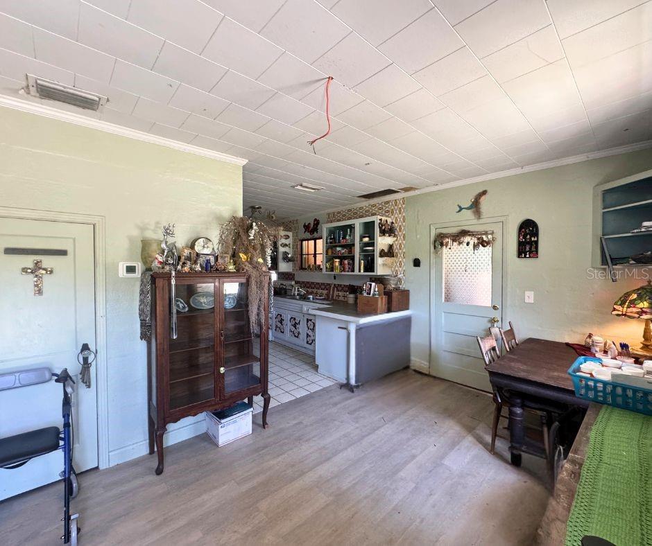 Image 33 of 45 For 223 Monroe Avenue